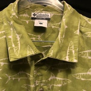 Men's Columbia Fish Print Button Shirt sz Large